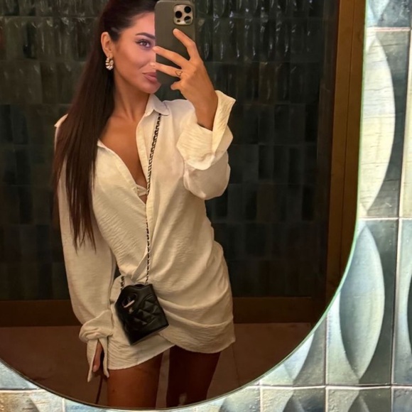 CHANEL Black Mini Bag with Structured Design - Picture 7 of 7